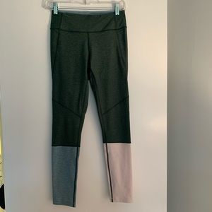 Outdoor Voices color block leggings - S